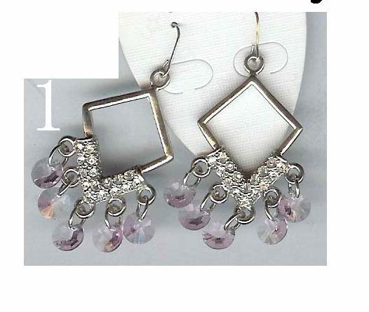 Fashion jewelry display shows online wholesale diamond shape earring hanging gemstone design 