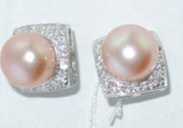 Fashion in jewelry gifts china import wholesaler supply pinky pearl with squre cz inlaid 