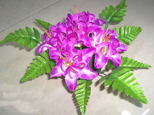  Shop the wholesale websites below for a variety of silk trees, silk plants and bushes, silk flowers, silk floral arrangements  